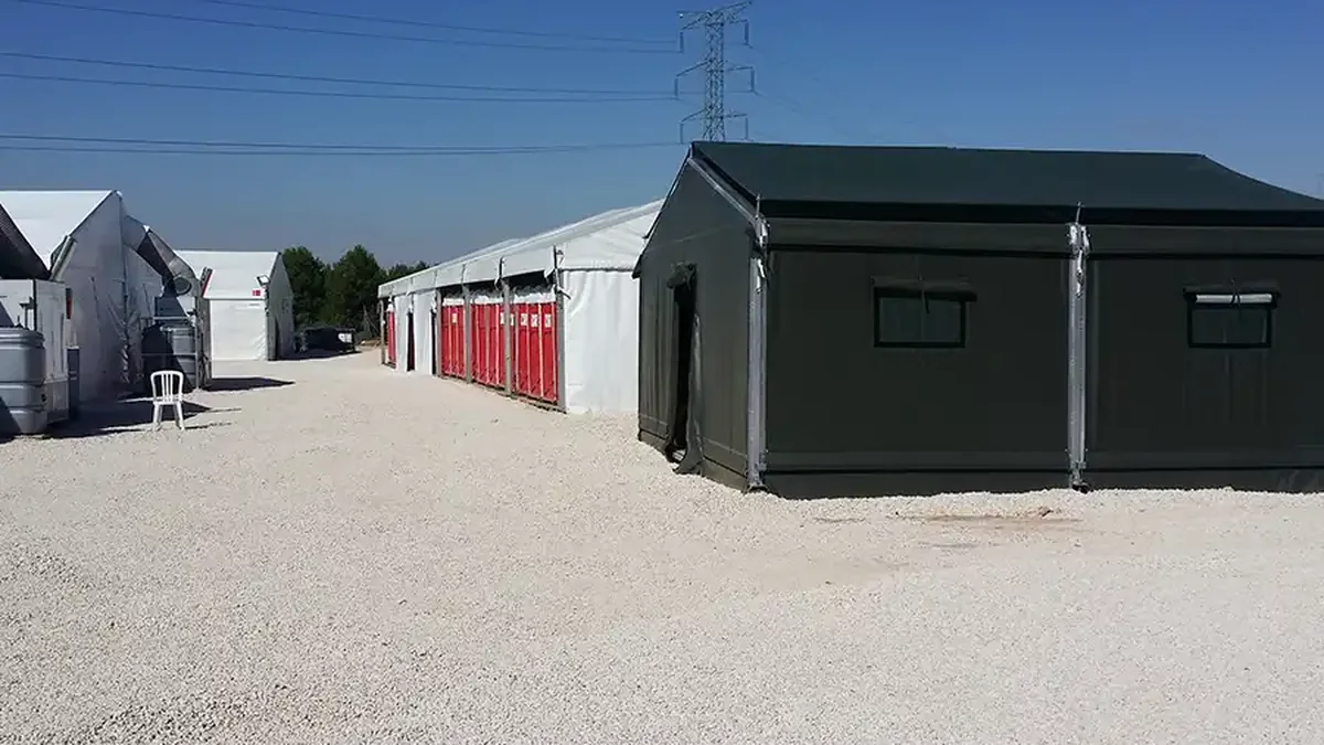 Tienda modular HVR con ventanas y puerta lateral